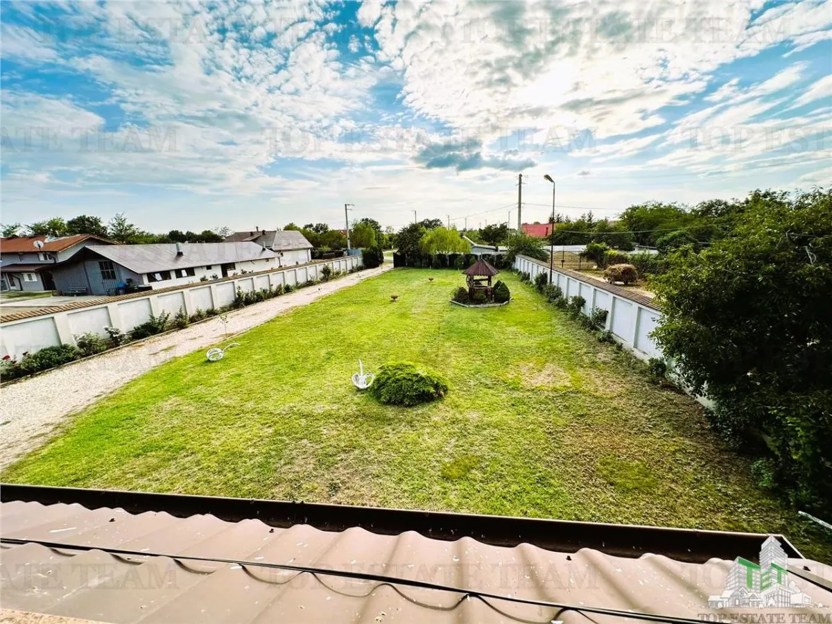 Villa with 4,690 sqm Land, Golf Niculești - foto 9