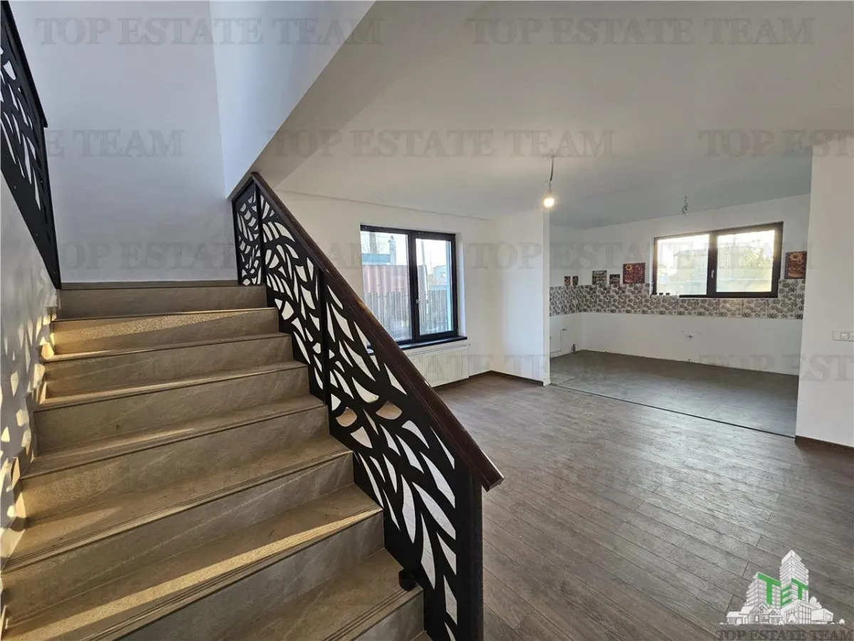 Villa de Lujo de 4 Dormitorios con Dormitorio Principal en Planta Baja, Domnesti - foto 2