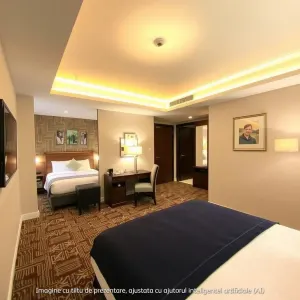 Hotel with 40 Rooms and Commercial Spaces - foto 2