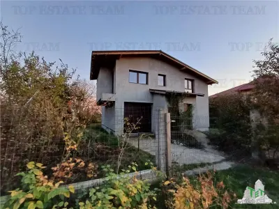 Villa de 3 Dormitorios con Terreno de 700 m² en Venta en Frumusani - Frumusani