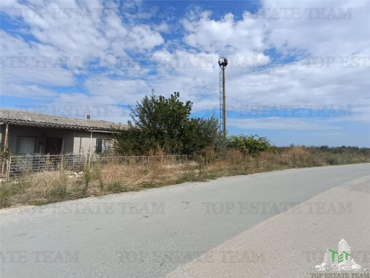 5000 sqm Land with Building and Outbuildings, Midia Port - foto 6