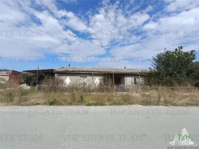 5000 sqm Land with Building and Outbuildings, Midia Port - foto 7