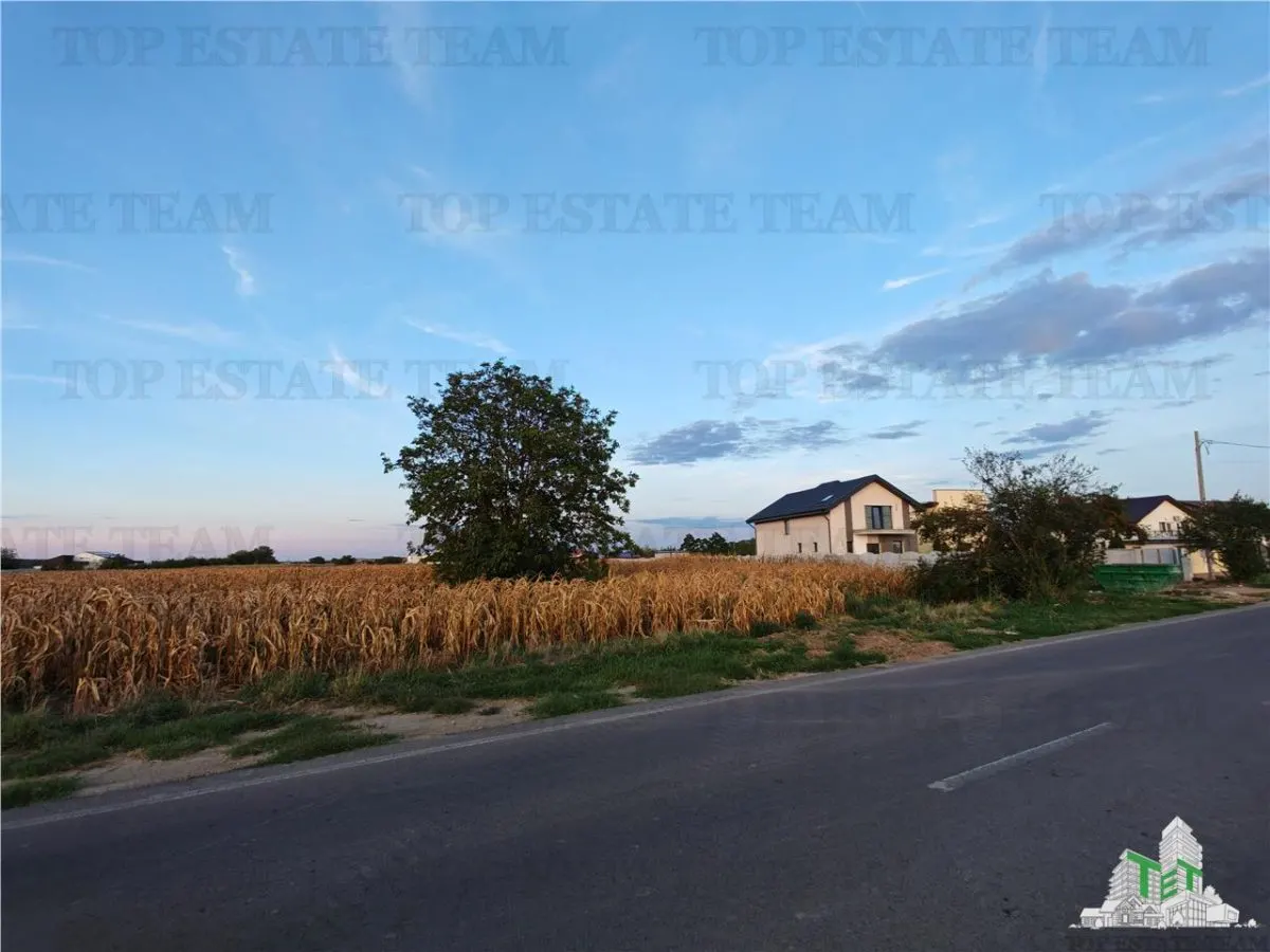 Terreno Edificable con Doble Acceso, 2.965 m², Todas las Utilidades, 1 Decembrie - foto 1