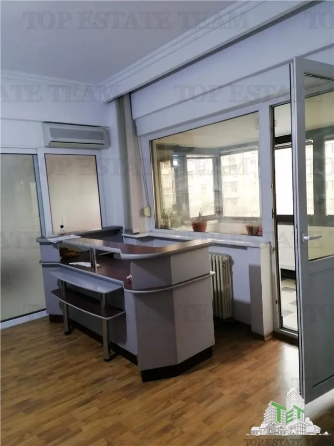 Apartamento de Cuatro Dormitorios, Zona Nicolae Balcescu - foto 1