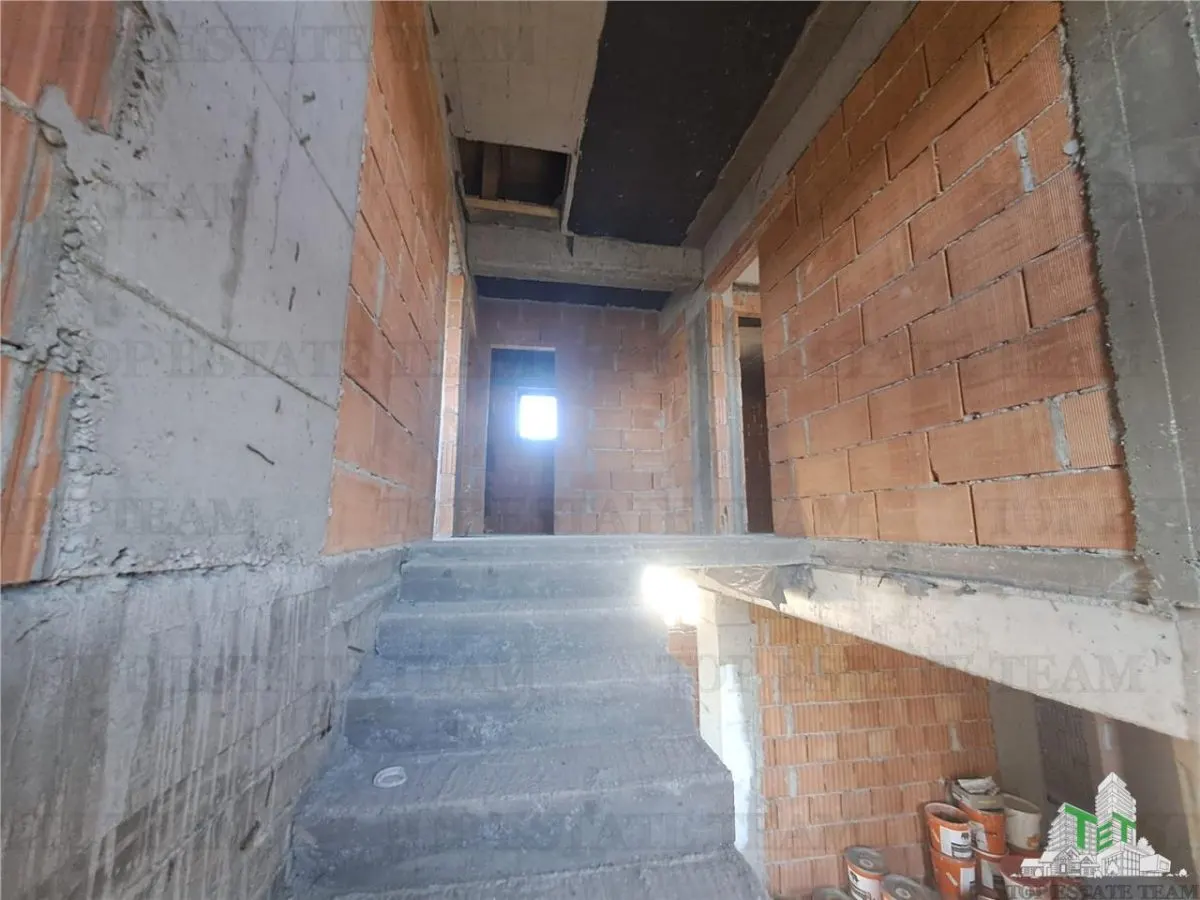 Tudor Villa P+1 with Separate Ground Floor House and 1000 sqm Plot - foto 14