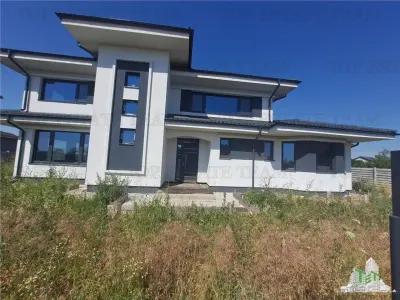 Tudor Villa P+1 with Separate Ground Floor House and 1000 sqm Plot - foto 3