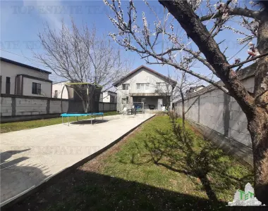 Spacious 8-Bedroom House with 801 sqm Land – Ideal for Two Families - Bragadiru