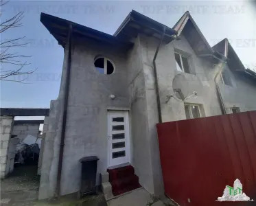 Spacious 8-Bedroom House with 801 sqm Land – Ideal for Two Families - foto 22
