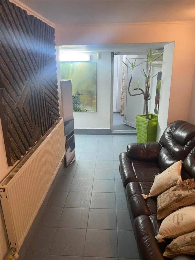 Villa con 5 Apartamentos en Venta en Cismigiu, Sector 1 - foto 3
