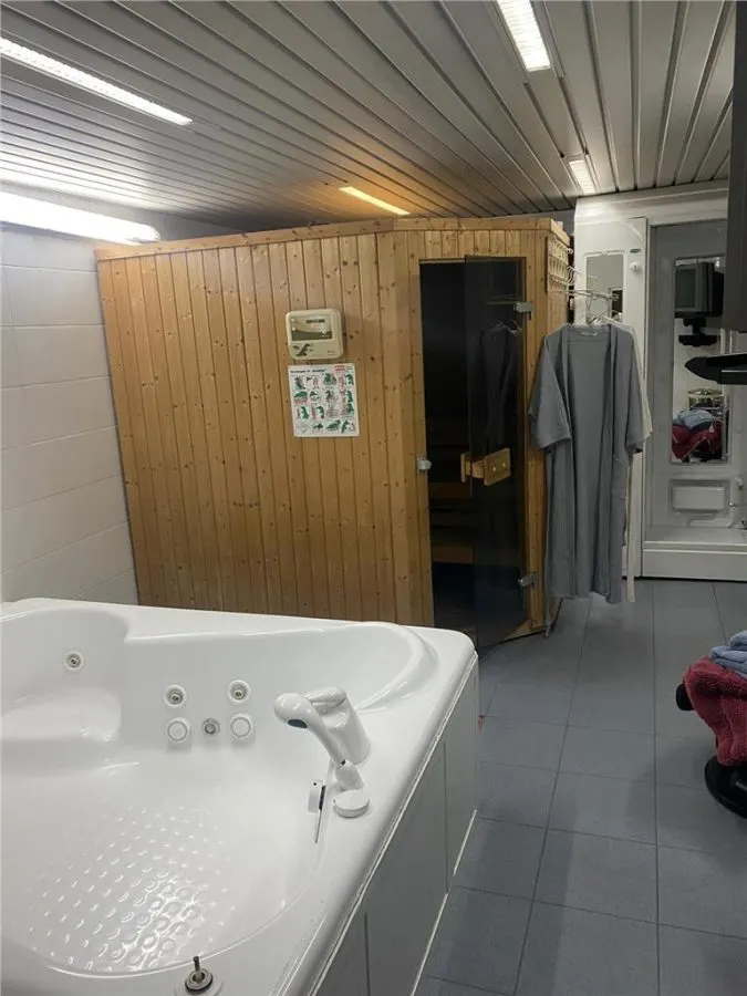 Villa con 5 Apartamentos en Venta en Cismigiu, Sector 1 - foto 7