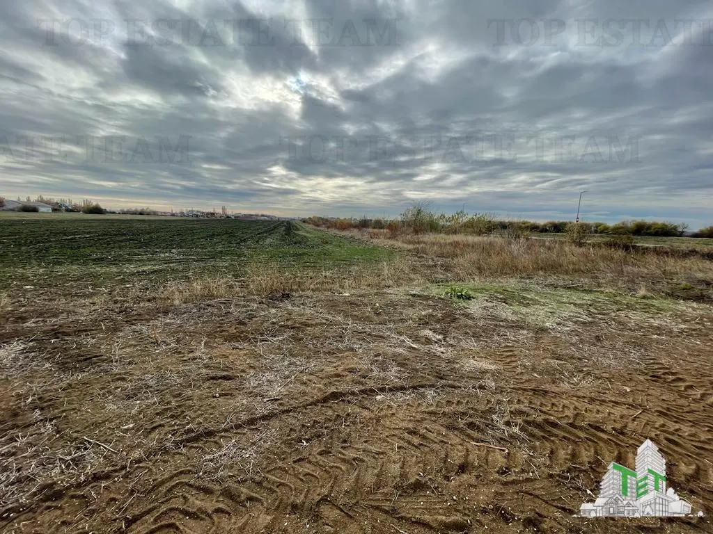 Terreno en Venta en Otopeni, 6.900 m² - foto 1