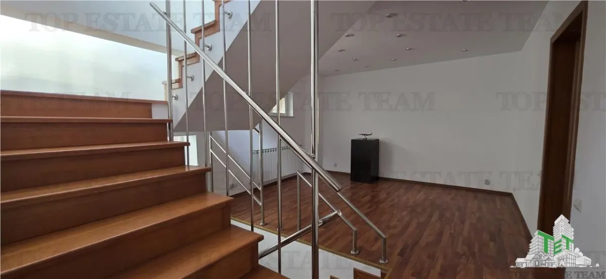 Villa de 6 Dormitorios en Venta, Ion Mihalache - Miciurin, Bucarest - foto 14