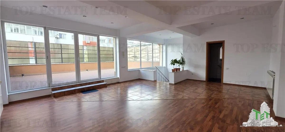 Villa de 6 Dormitorios en Venta, Ion Mihalache - Miciurin, Bucarest - foto 16