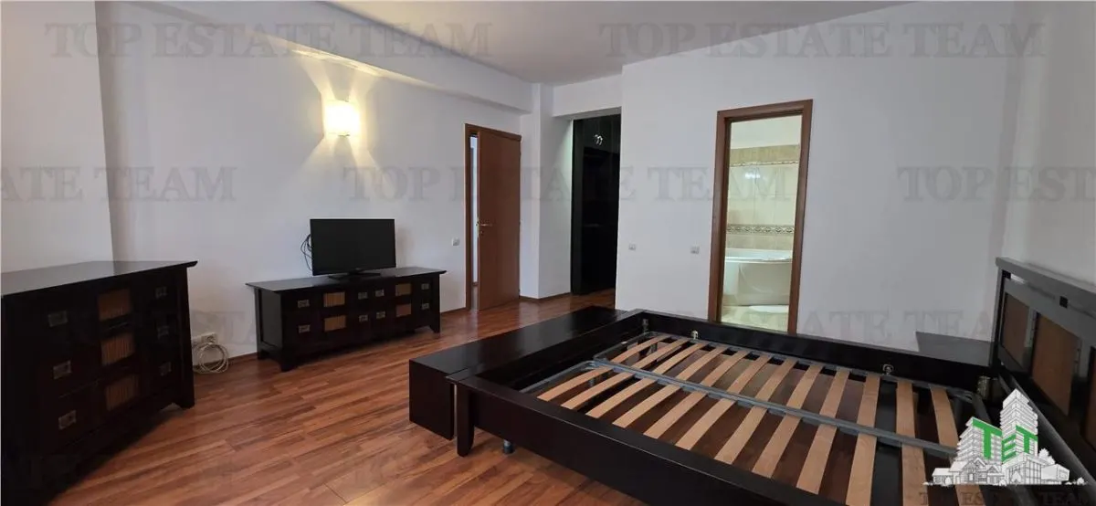 Villa de 6 Dormitorios en Venta, Ion Mihalache - Miciurin, Bucarest - foto 7