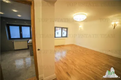 Villa Suitable for Residential or Office Use, Iancu Nicolae Boulevard - foto 11