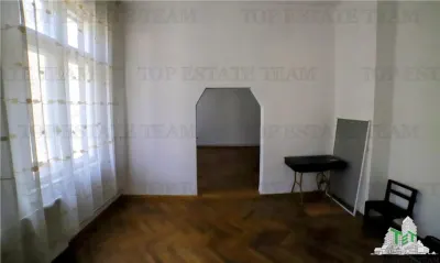 Four-Bedroom Apartment for Sale, Ultracentral Kogalniceanu, Courtyard & Attic - foto 2