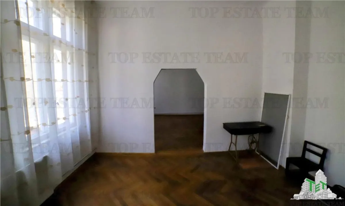 Four-Bedroom Apartment for Sale, Ultracentral Kogalniceanu, Courtyard & Attic - foto 2