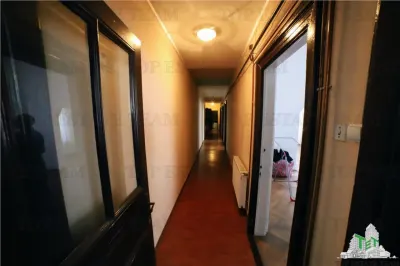 Four-Bedroom Apartment for Sale, Ultracentral Kogalniceanu, Courtyard & Attic - foto 12