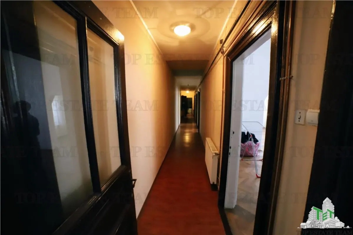 Four-Bedroom Apartment for Sale, Ultracentral Kogalniceanu, Courtyard & Attic - foto 12