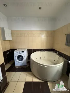Four-Bedroom Apartment for Sale, Ultracentral Kogalniceanu, Courtyard & Attic - foto 13