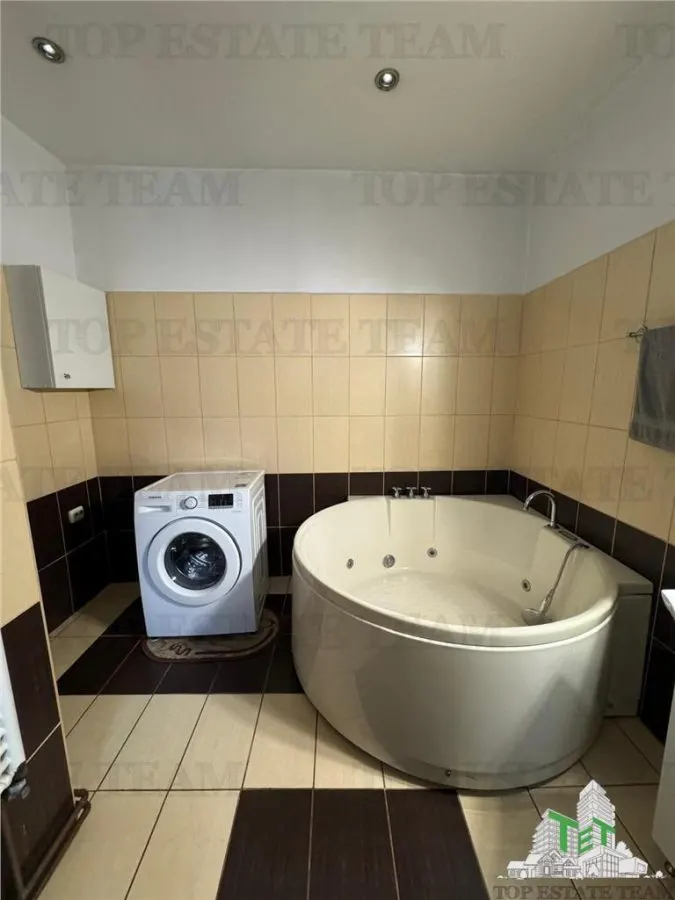 Four-Bedroom Apartment for Sale, Ultracentral Kogalniceanu, Courtyard & Attic - foto 13