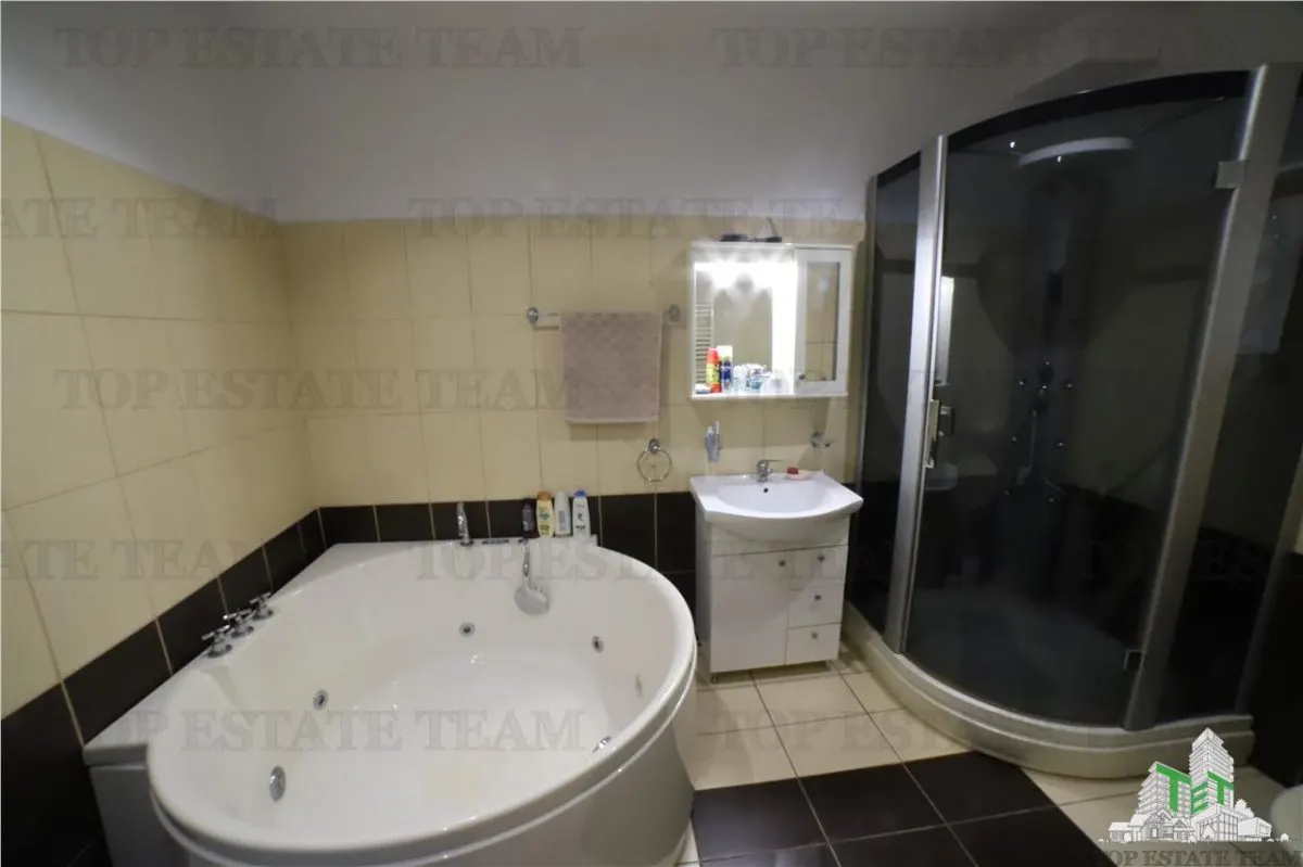 Four-Bedroom Apartment for Sale, Ultracentral Kogalniceanu, Courtyard & Attic - foto 14