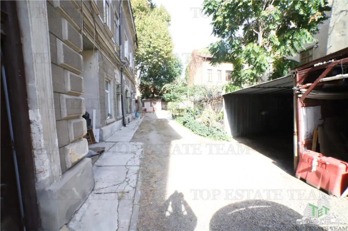 Four-Bedroom Apartment for Sale, Ultracentral Kogalniceanu, Courtyard & Attic - foto 15