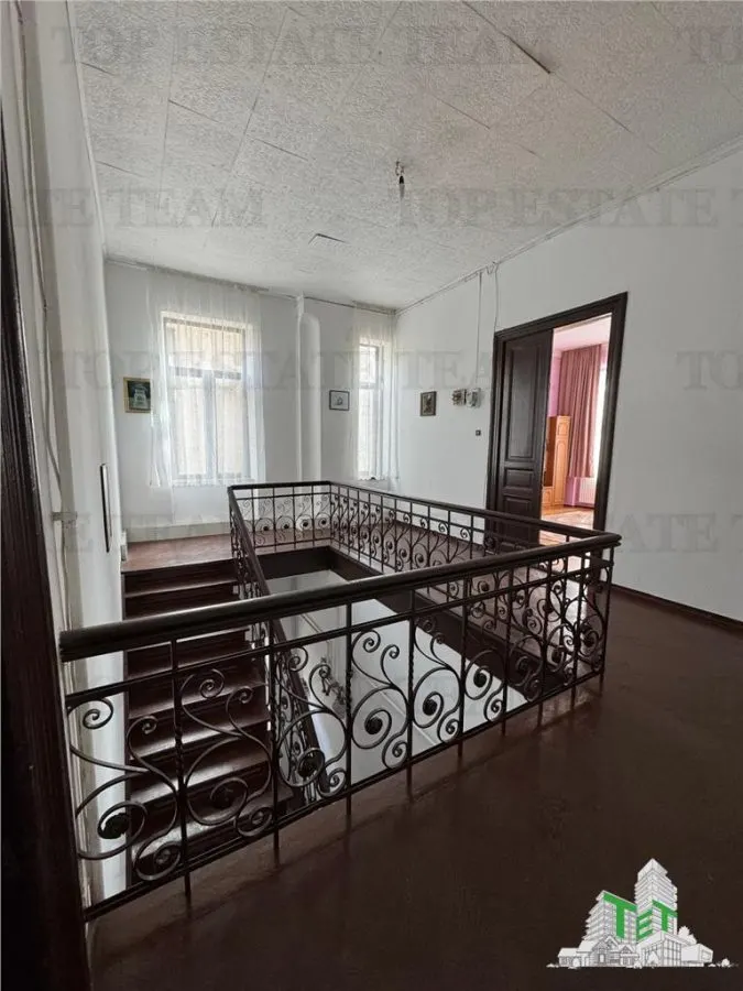 Four-Bedroom Apartment for Sale, Ultracentral Kogalniceanu, Courtyard & Attic - foto 3