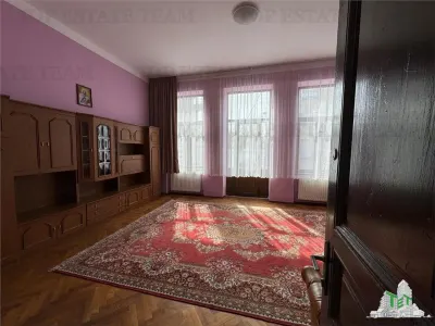 Four-Bedroom Apartment for Sale, Ultracentral Kogalniceanu, Courtyard & Attic - foto 4