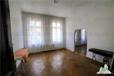 Four-Bedroom Apartment for Sale, Ultracentral Kogalniceanu, Courtyard & Attic - foto 6