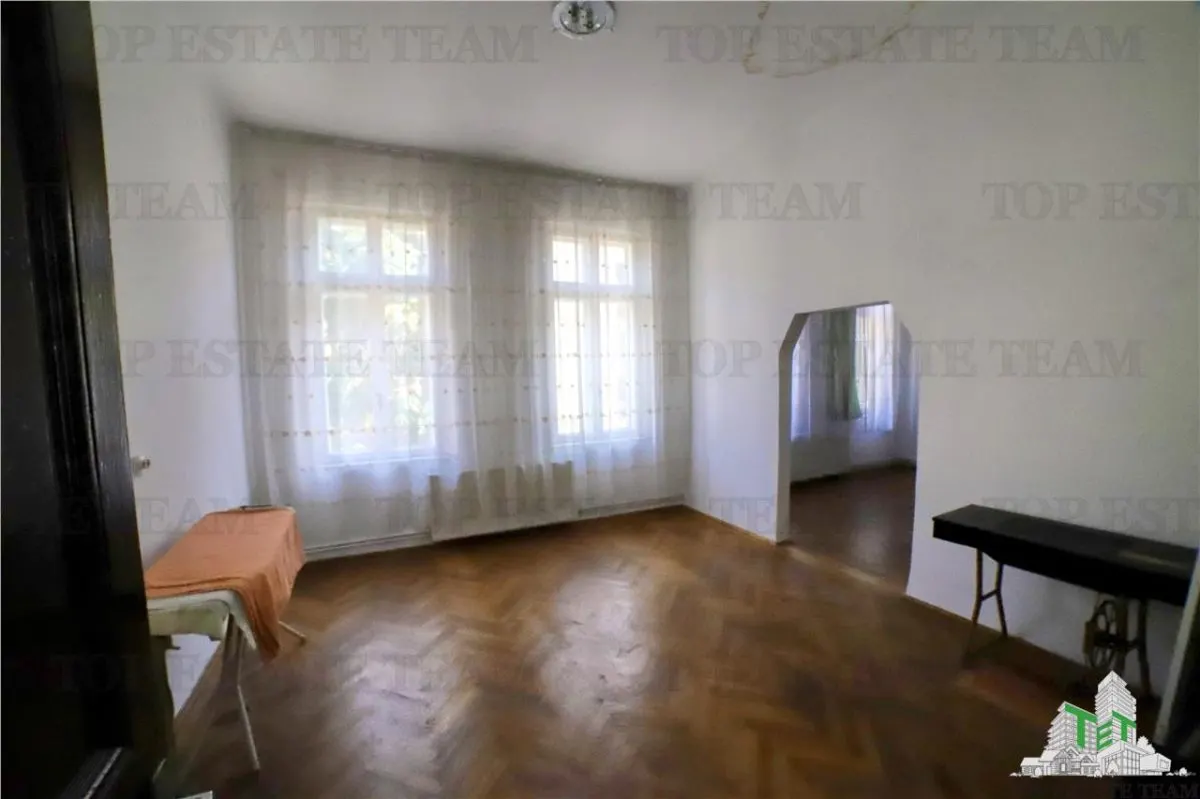 Four-Bedroom Apartment for Sale, Ultracentral Kogalniceanu, Courtyard & Attic - foto 6