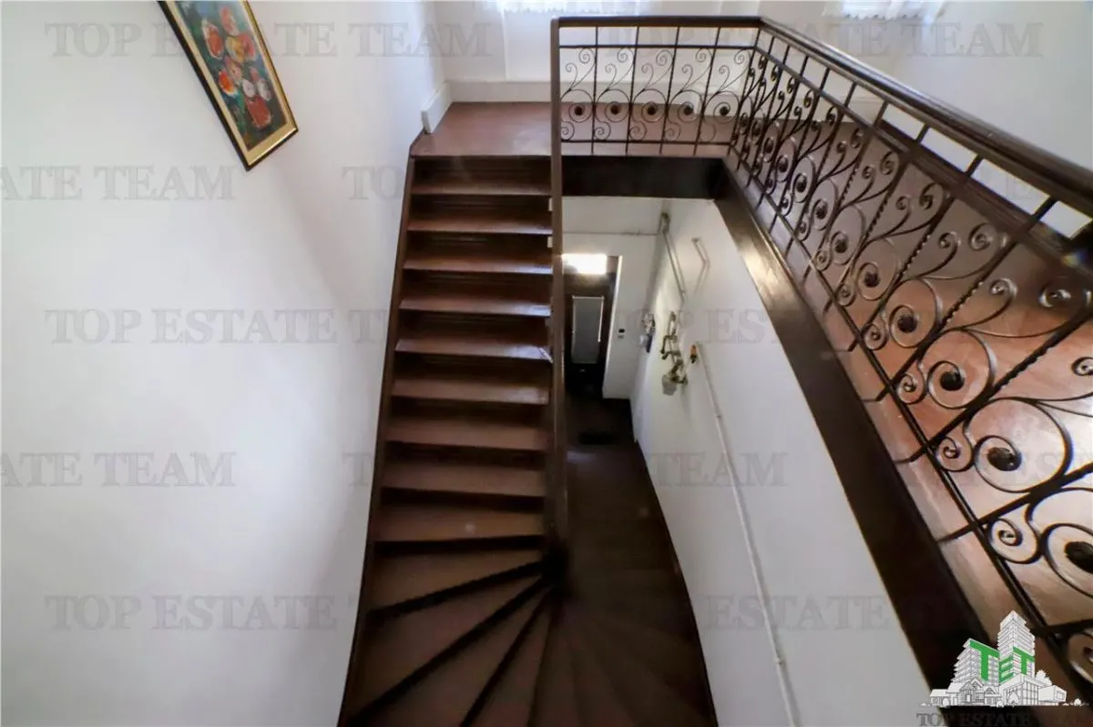 Four-Bedroom Apartment for Sale, Ultracentral Kogalniceanu, Courtyard & Attic - foto 9