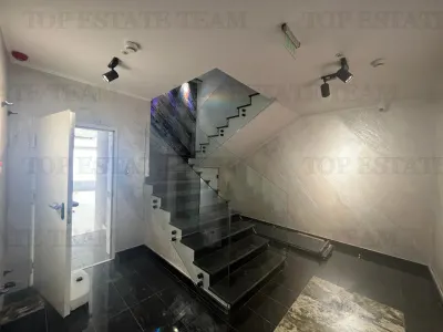 3-Bedroom Apartment with Terrace, Boutique Building, Central & Tranquil - foto 6