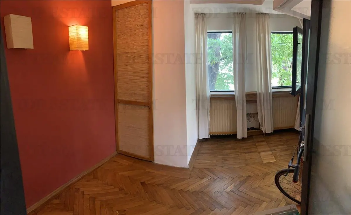 2-Bedroom Apartment for Sale, Cismigiu Park, Central Heating & Balcony - foto 4
