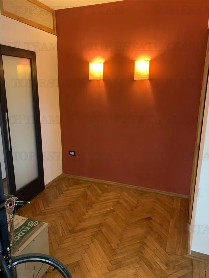 2-Bedroom Apartment for Sale, Cismigiu Park, Central Heating & Balcony - foto 5