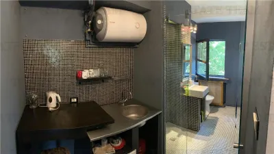 2-Bedroom Apartment for Sale, Cismigiu Park, Central Heating & Balcony - foto 6