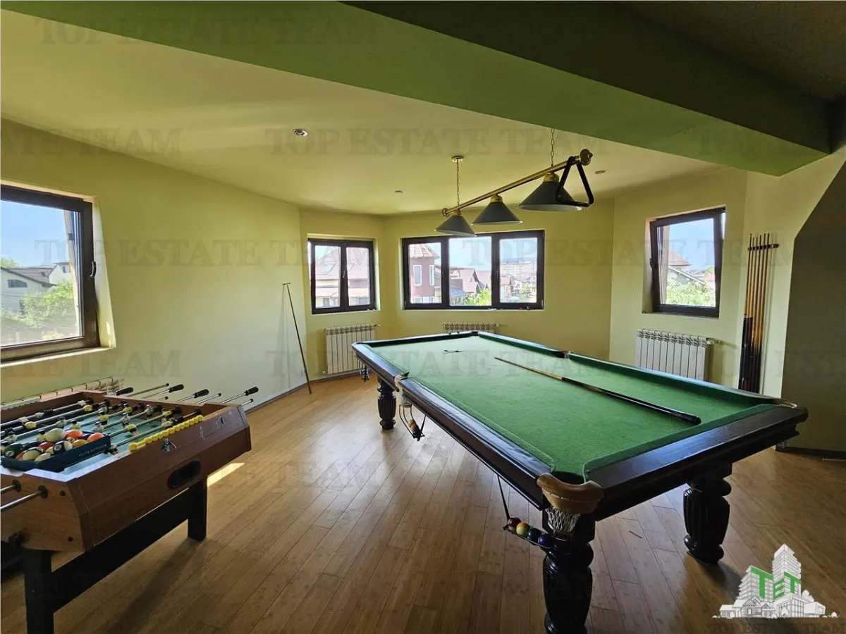 Villa Espaciosa con Salón de 65sqm, 300sqm Útiles en Bragadiru - foto 2