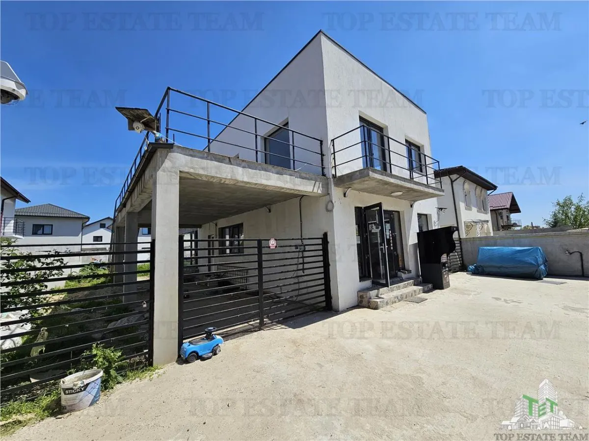 Villa Adaptée à Espace Commercial/Salle d'Événements à Bragadiru avec 5 Places de Parking - foto 1