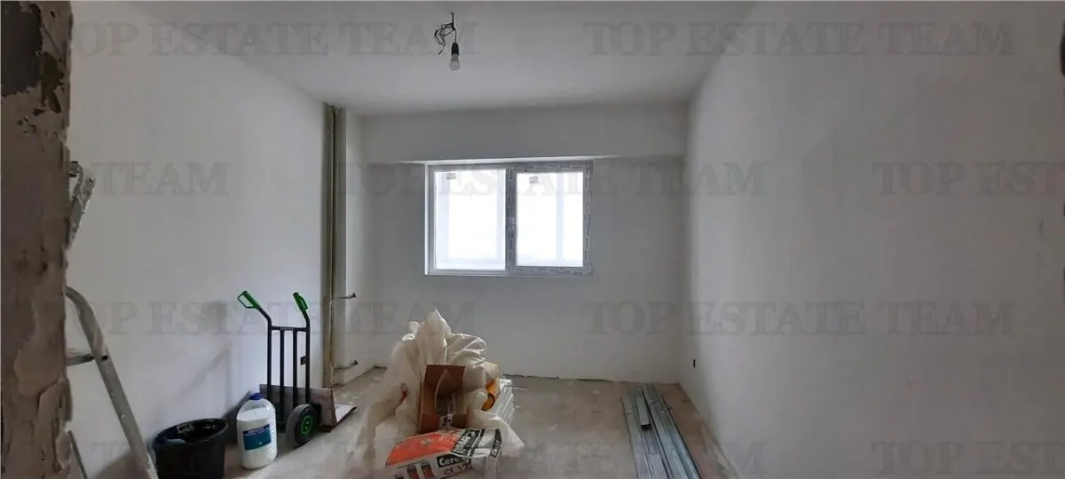 Three-Bedroom Apartment, First Floor, 1 Mai Square, Ion Mihalache - foto 3