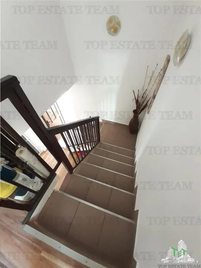 Villa de 4 Dormitorios Amueblada en Domnesti - foto 13