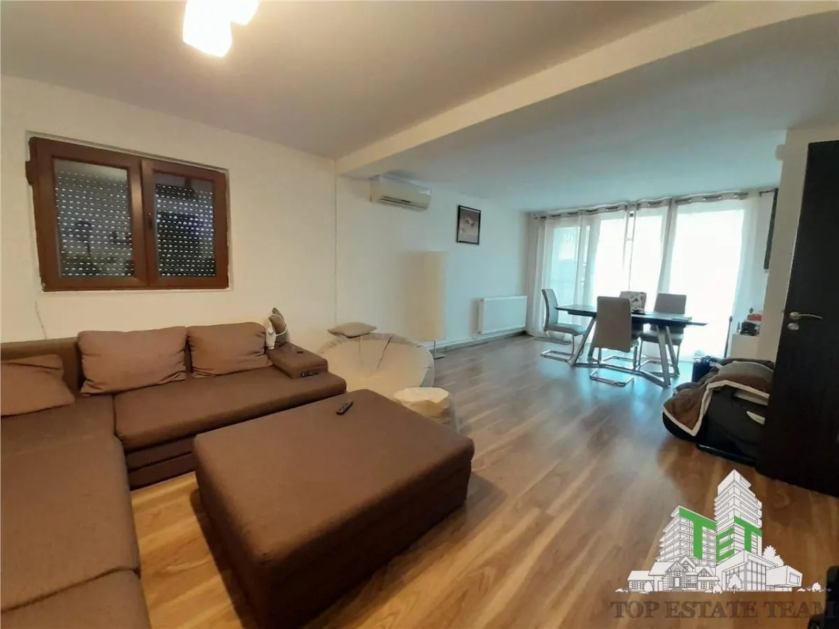 Villa de 4 Dormitorios Amueblada en Domnesti - foto 6