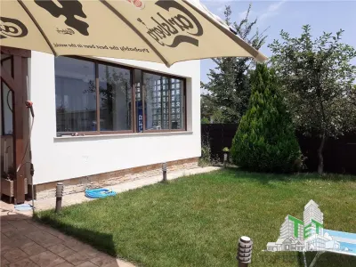 Villa de 4 Dormitorios Amueblada en Domnesti - foto 7