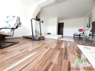 Villa de 4 Dormitorios Amueblada en Domnesti - foto 9