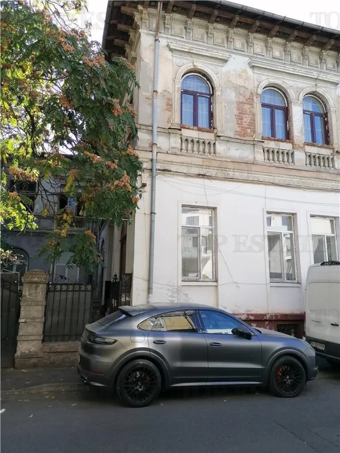 5-Bedroom Apartment in Villa, Unirii Area - foto 1