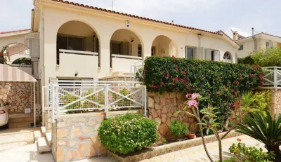 Villa en Venta en Paphos, Chipre - Coral Bay