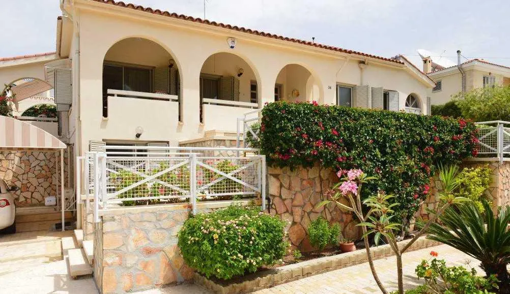 Villa en Venta en Paphos, Chipre - foto 1