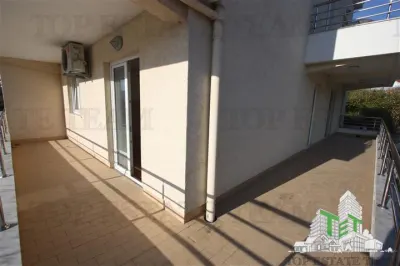 Apartamento en Venta en Herceg-Novi, Montenegro - foto 3