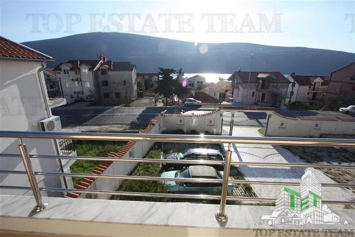 Apartamento en Venta en Herceg-Novi, Montenegro - foto 4