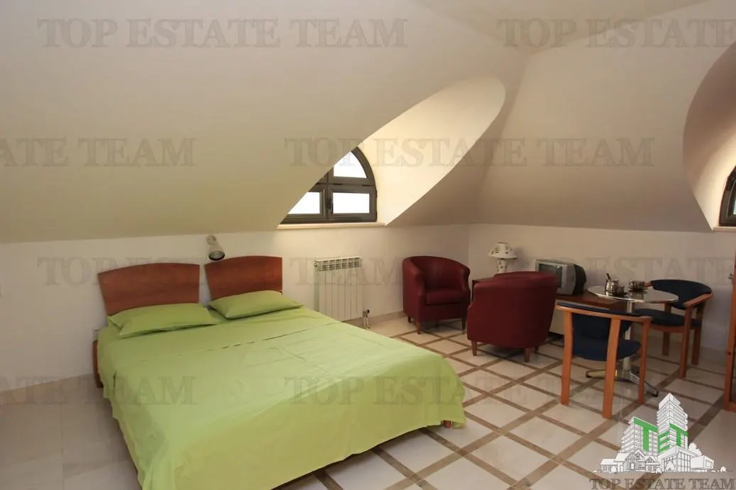 Villa en Venta en Kotor, Montenegro - foto 1