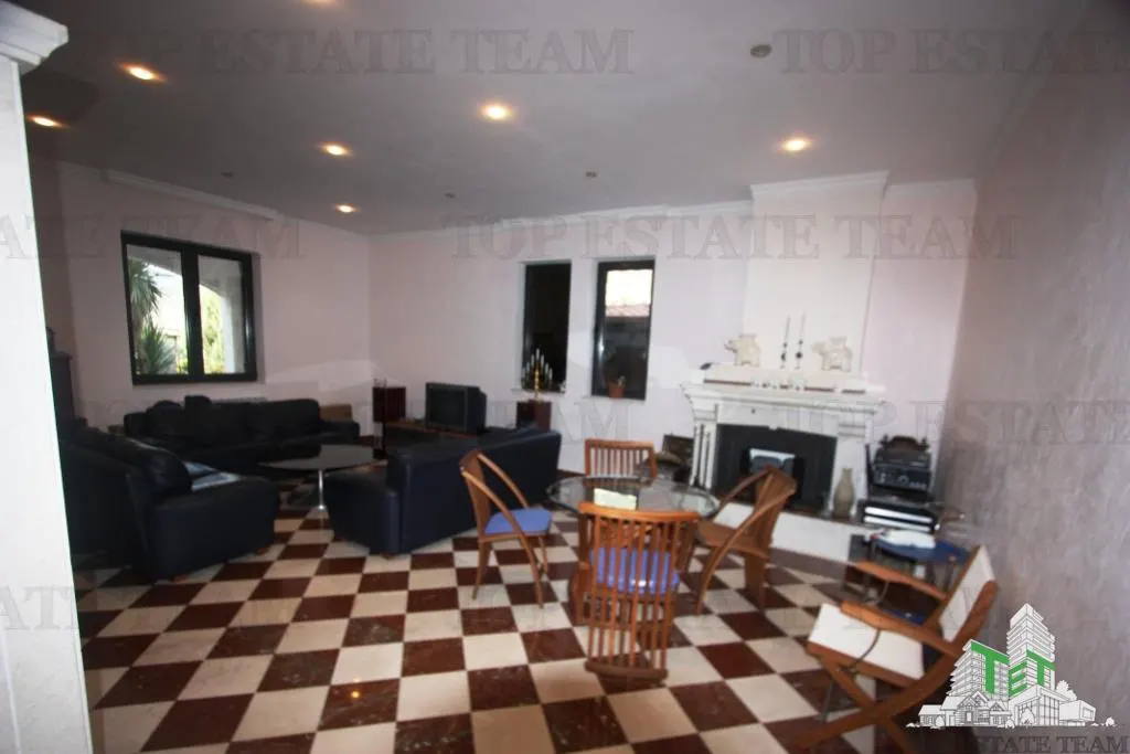 Villa en Venta en Kotor, Montenegro - foto 19